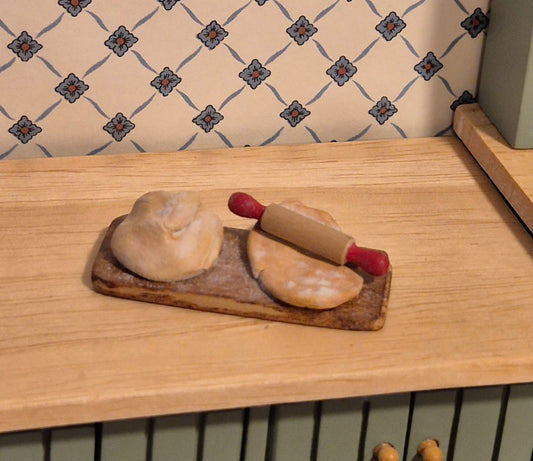 Bræt med dej og kagerulle