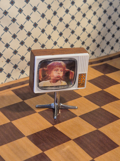 Lundby TV, mangler fod
