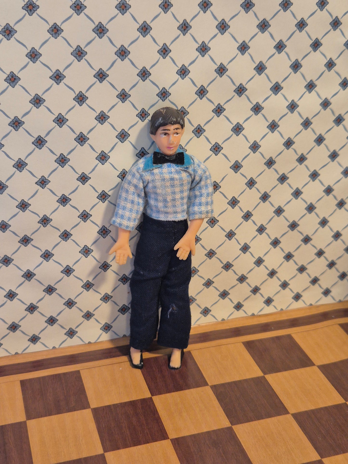 1:18 dukke