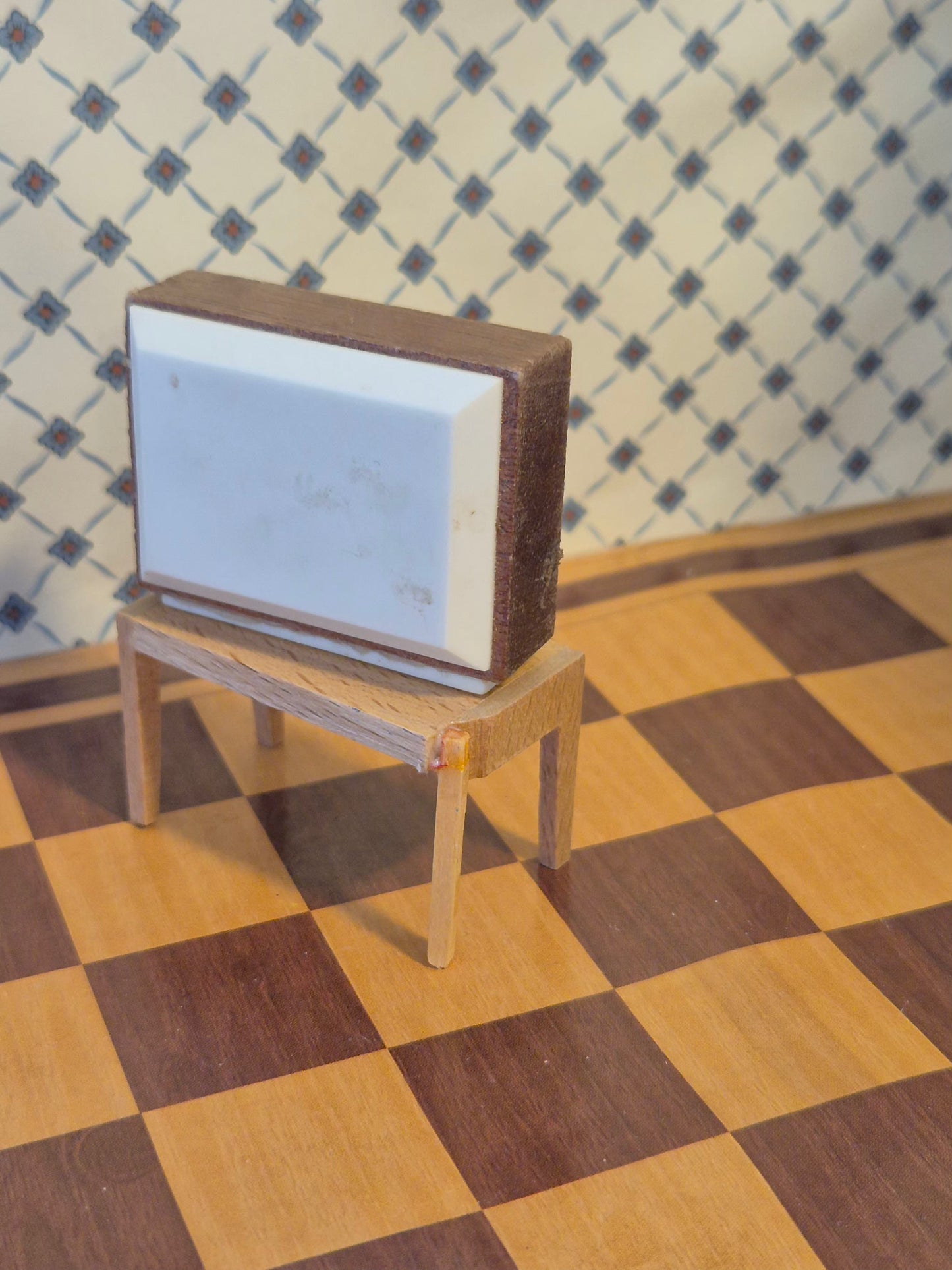 Lundby TV, erstattet ben
