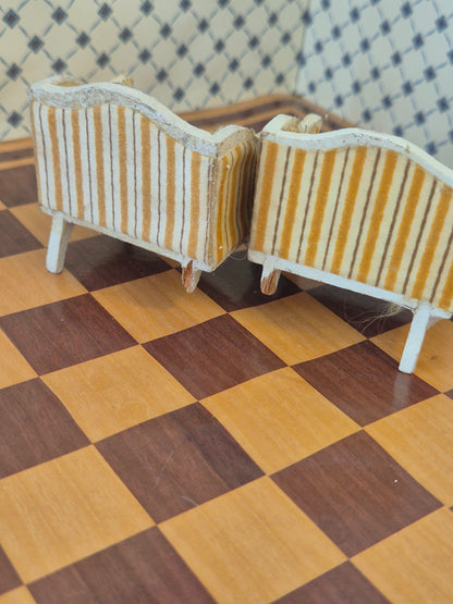 Lundby lænestole, knækket ben