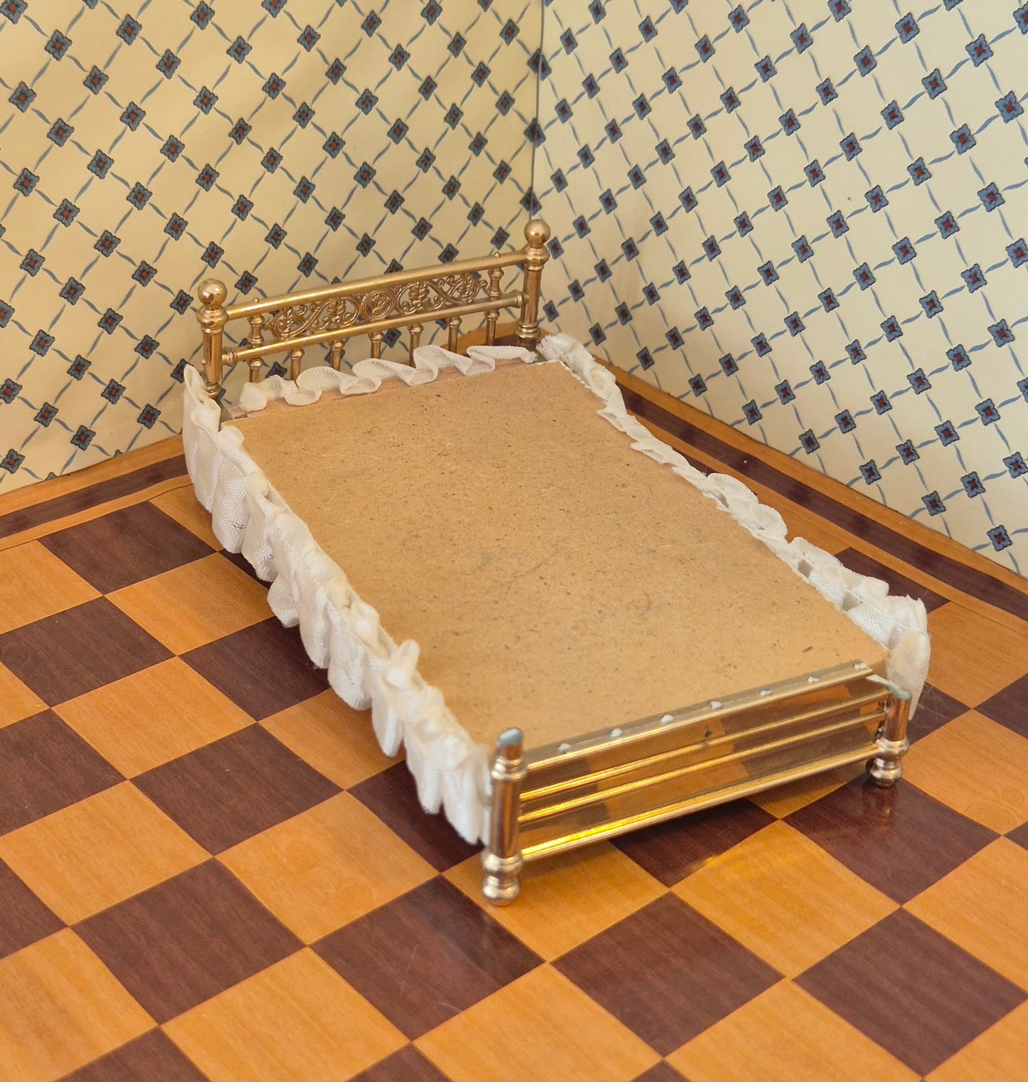 Lundby seng, mangler