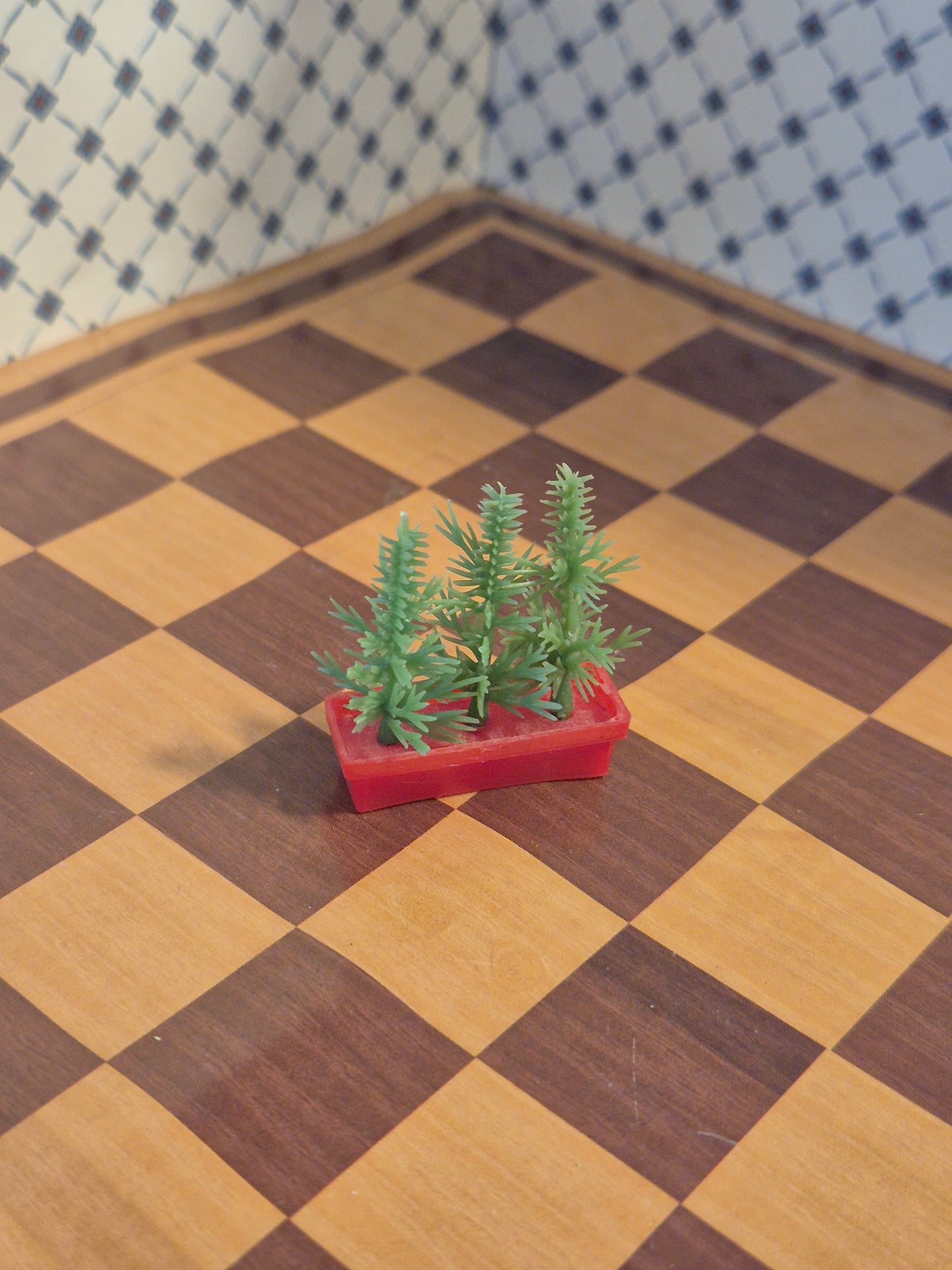 Caroline Home planter
