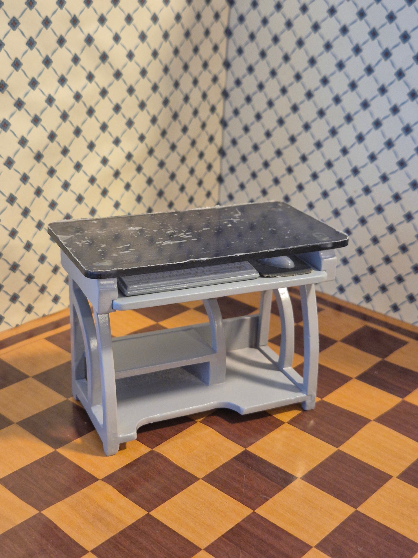 1:12 skrivebord