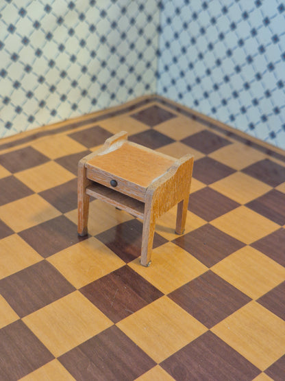 Lundby natbord, mangler