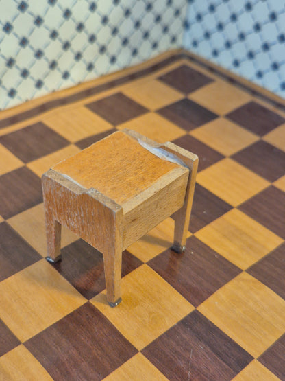 Lundby natbord, mangler