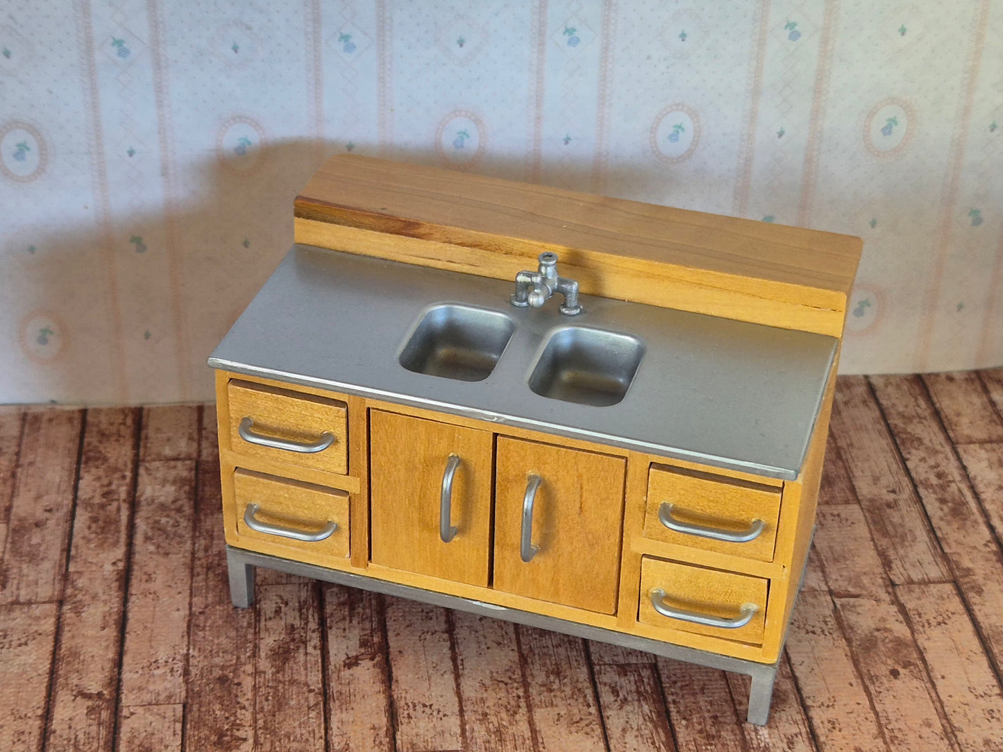 Lundby køkkenvask, skiftet ben