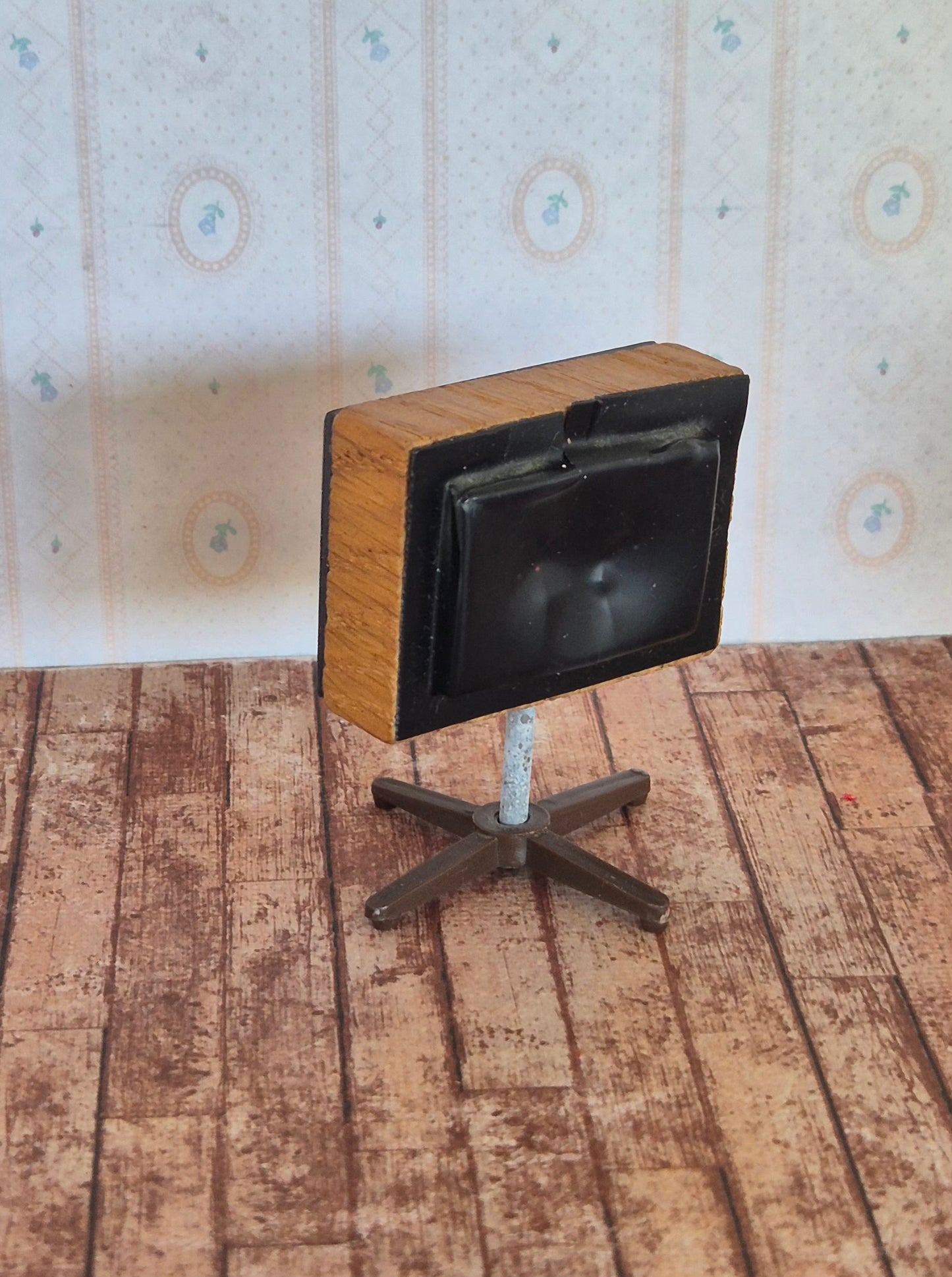 Lisa TV, patina