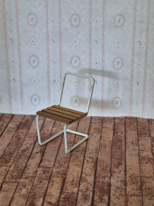 Lundby havestol, mangler