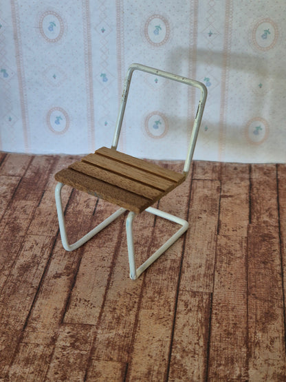 Lundby havestol, mangler