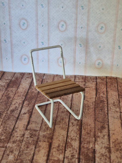Lundby havestol, mangler