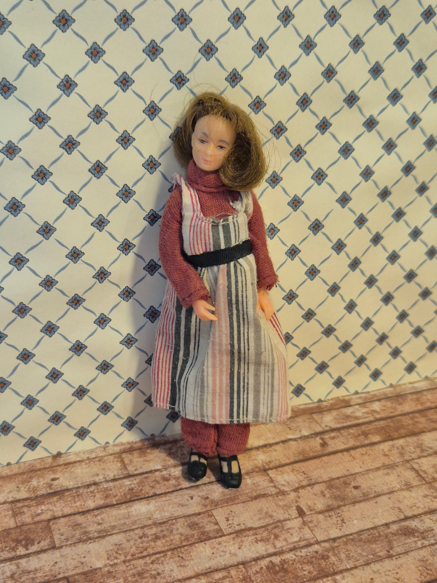 Lundby dame, lille skade