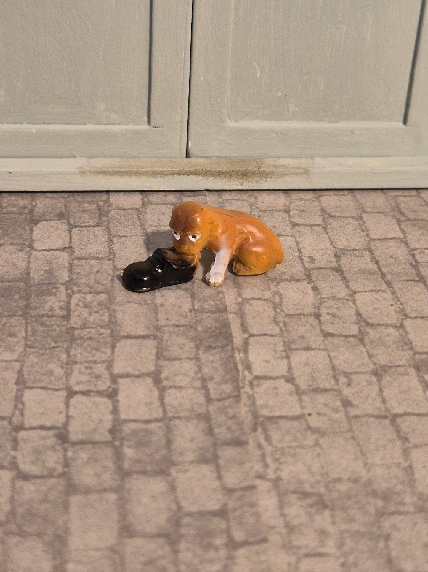 Lundby hundehvalp, skadet poter