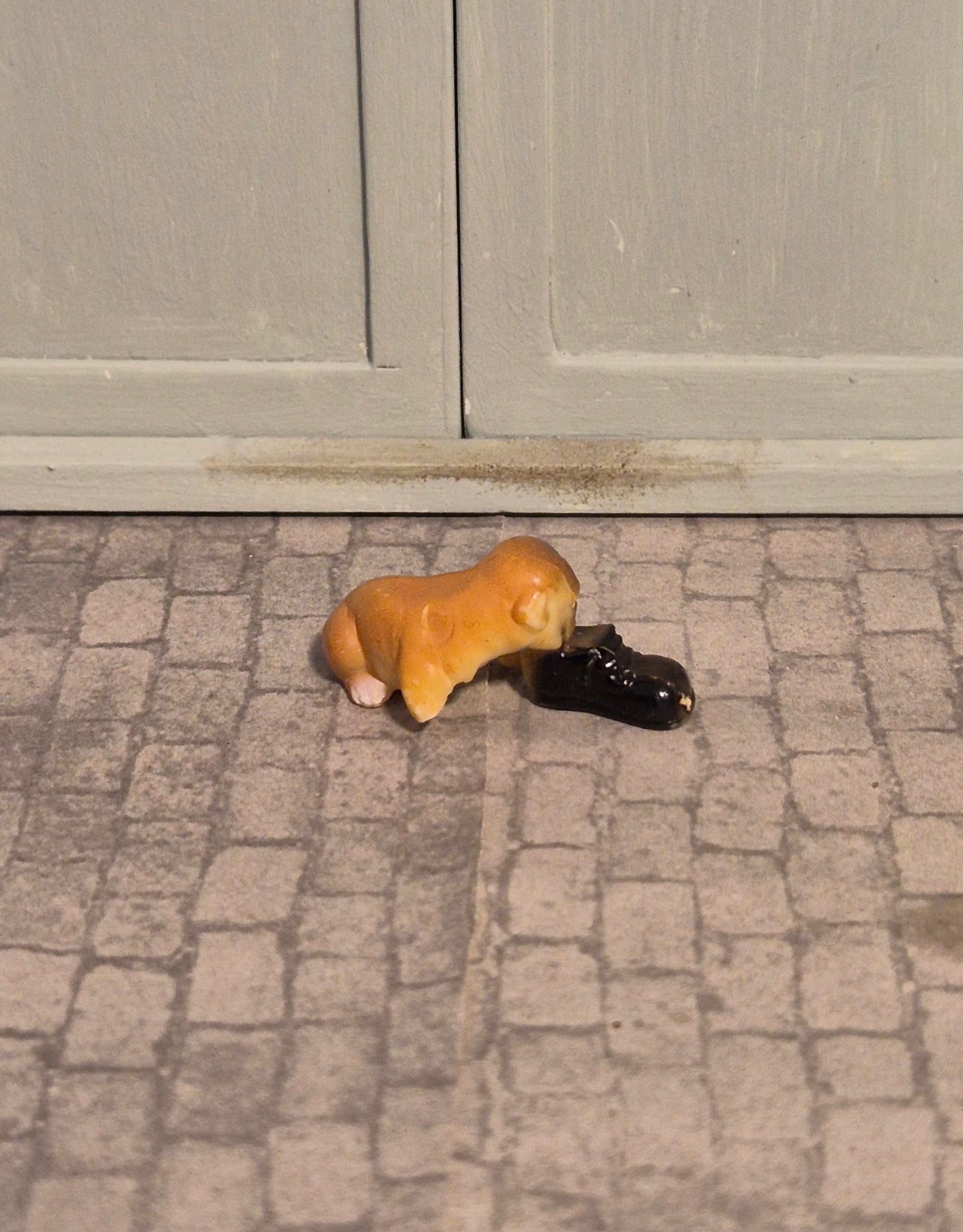 Lundby hundehvalp, skadet poter