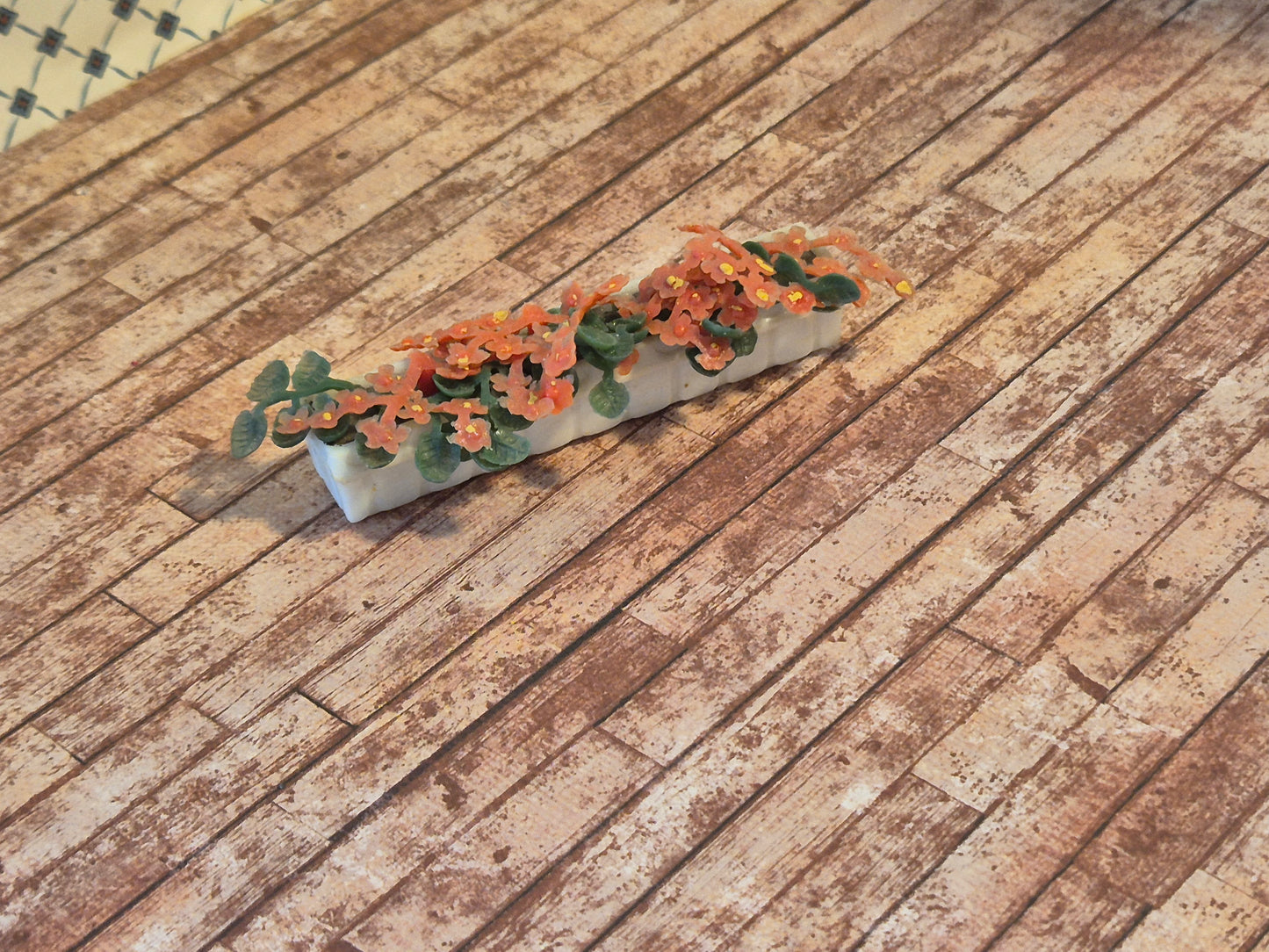 Lundby altankasse med blomster