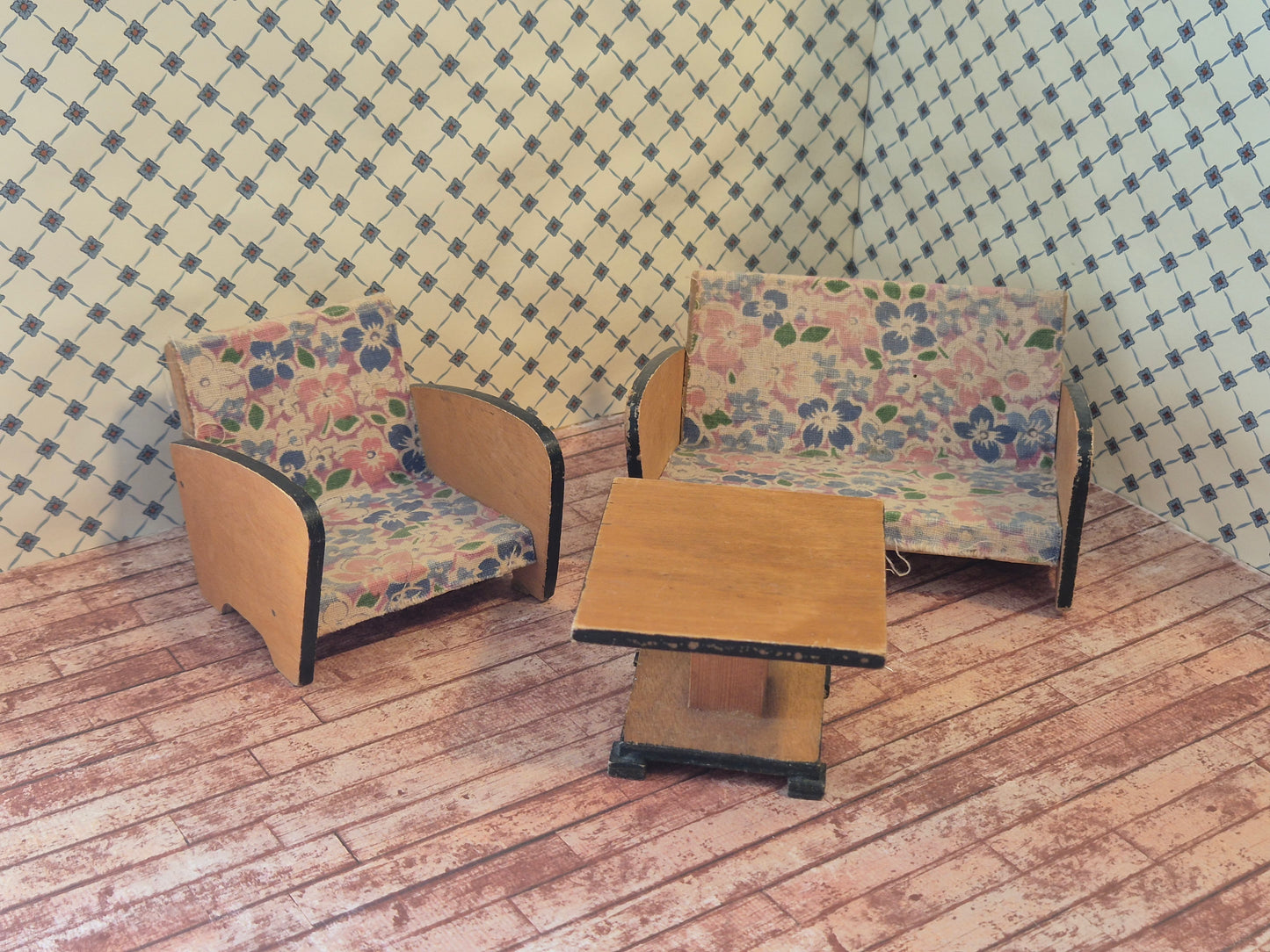 Vintage sæt dukkehusmøbler