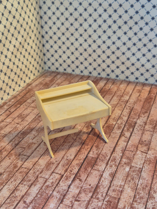 Brio sminkebord med skade