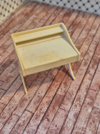 Brio sminkebord med skade