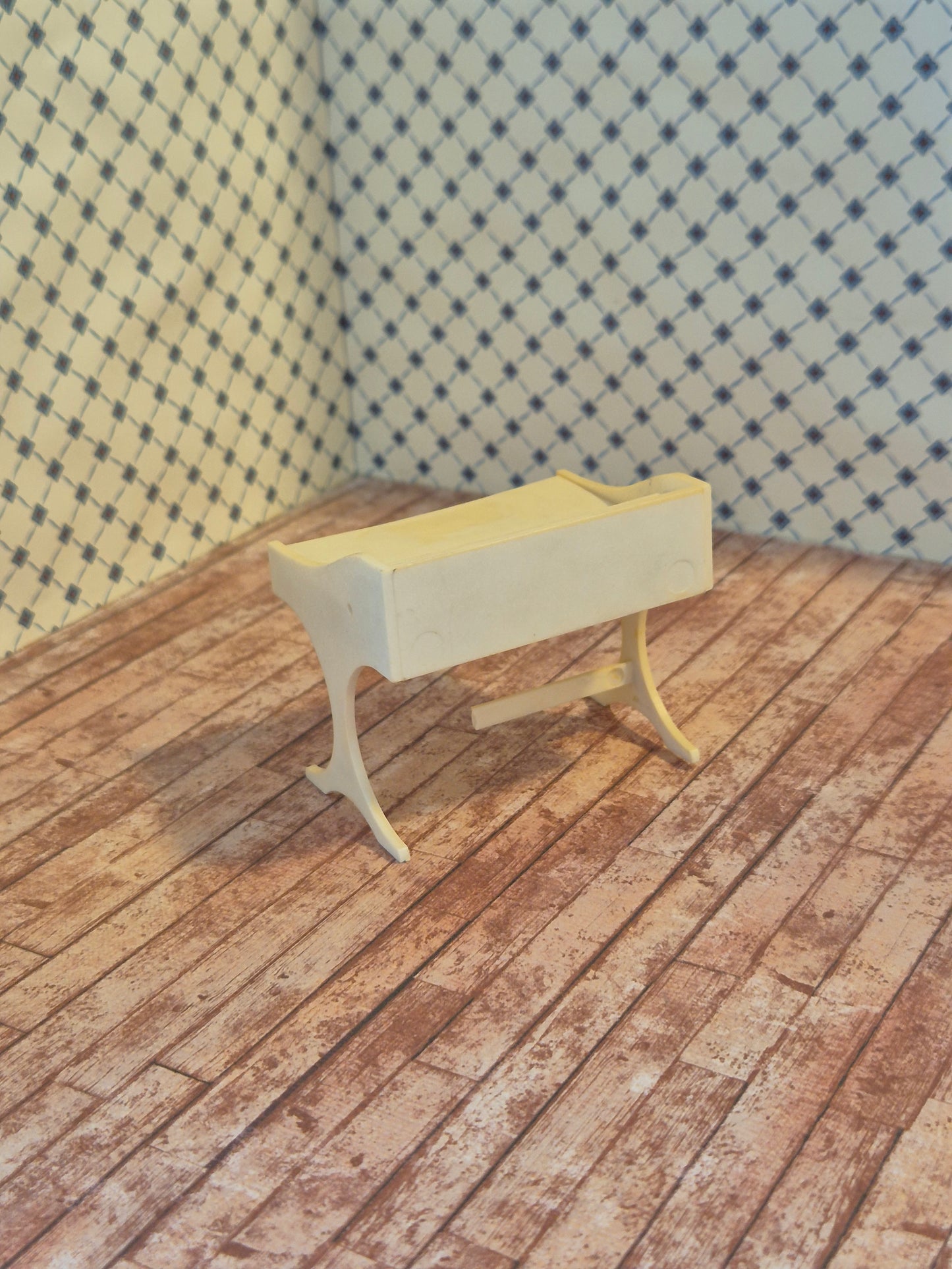 Brio sminkebord med skade