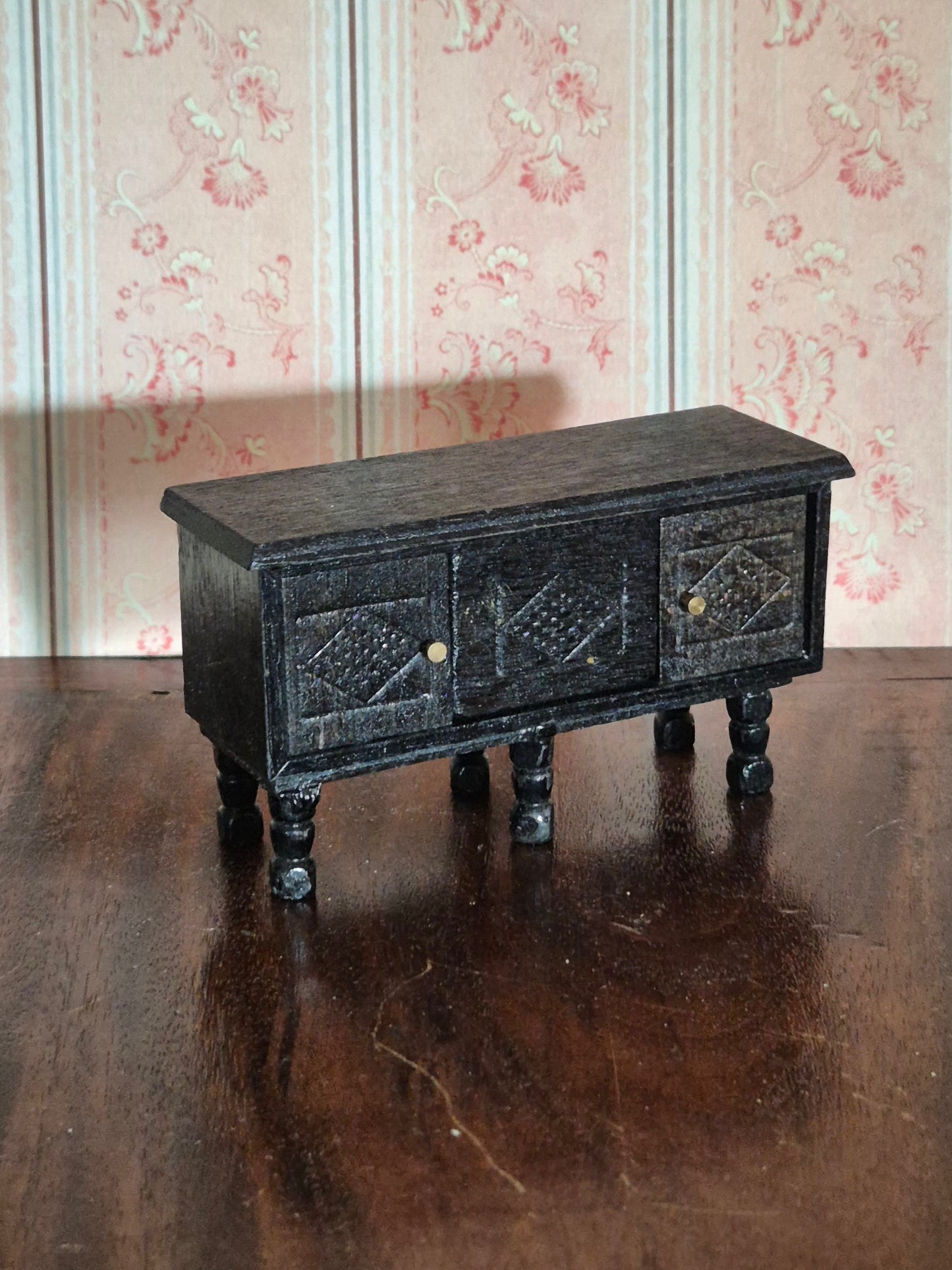 Barton Tudor skænk