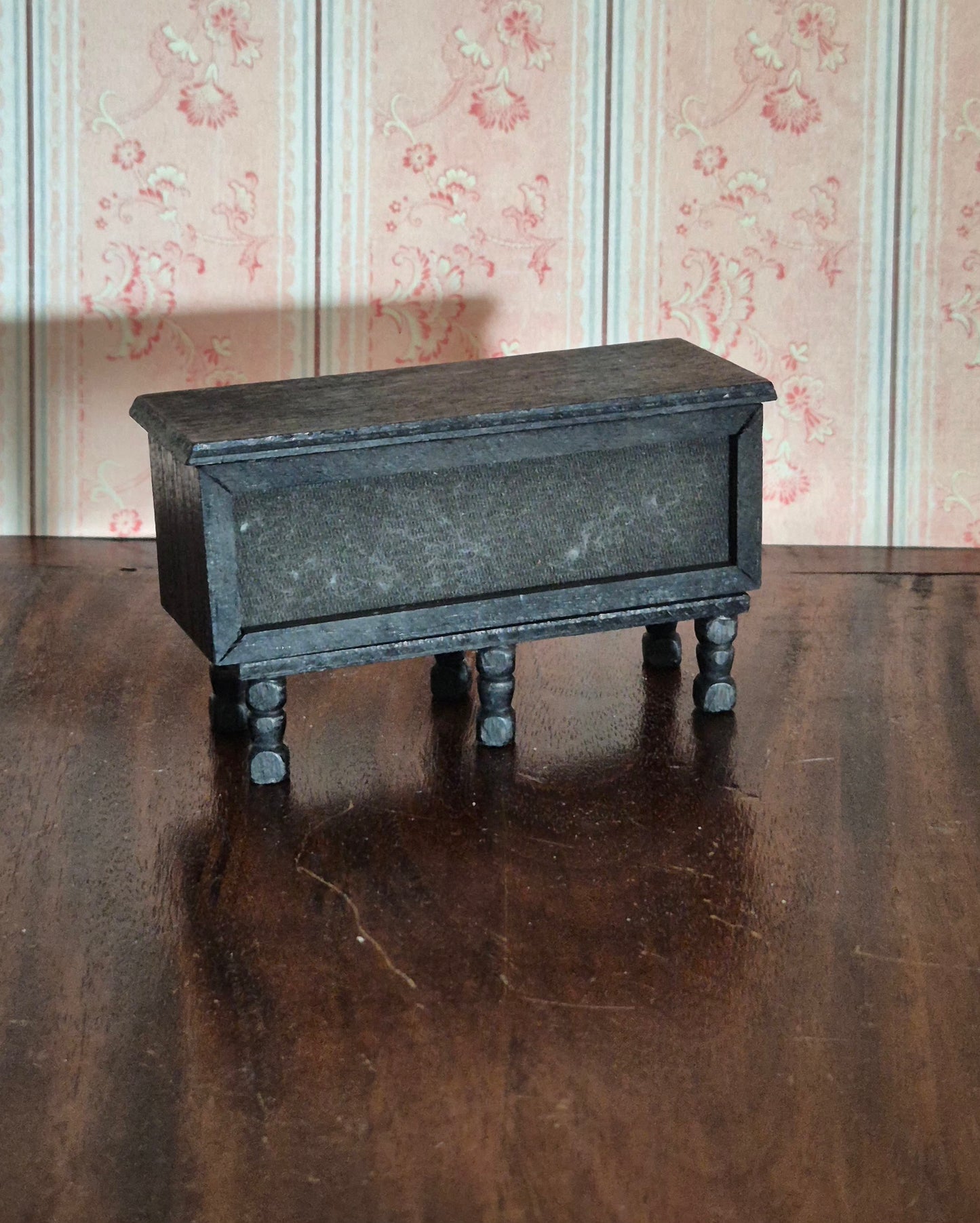 Barton Tudor skænk