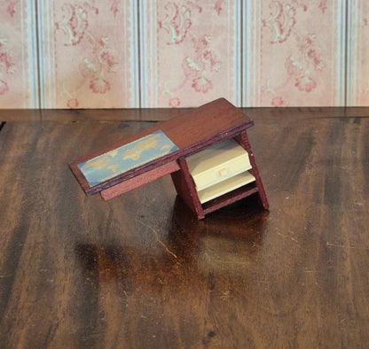 Lundby skrivebord med mangler