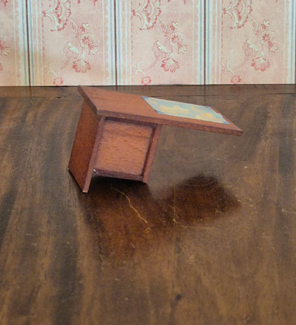 Lundby skrivebord med mangler