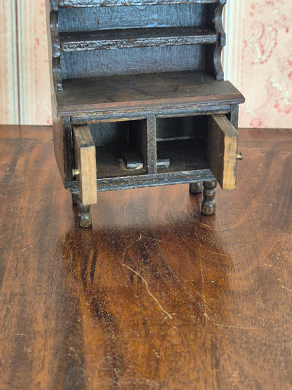 Barton Tudor reol