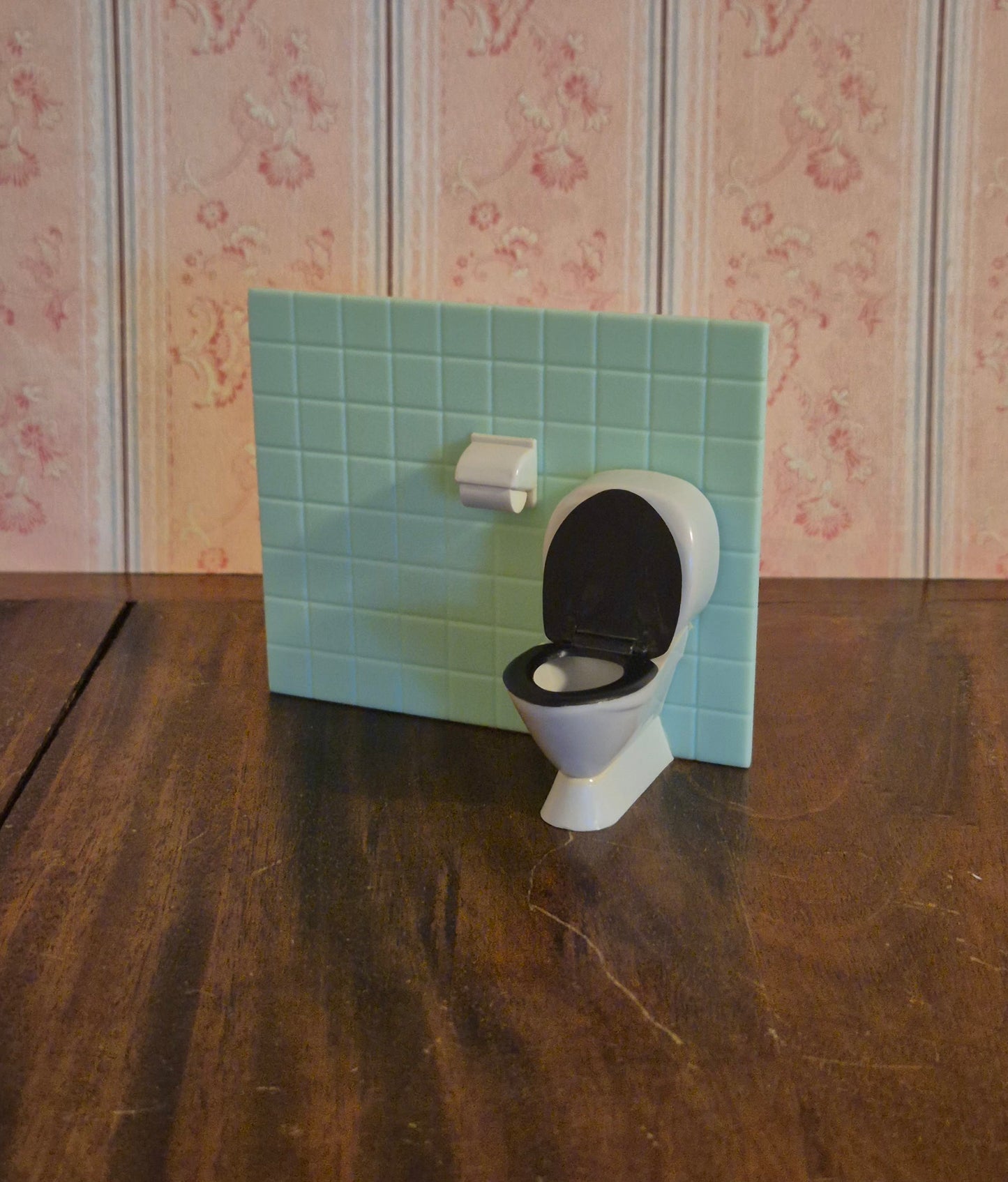 Brio toilet