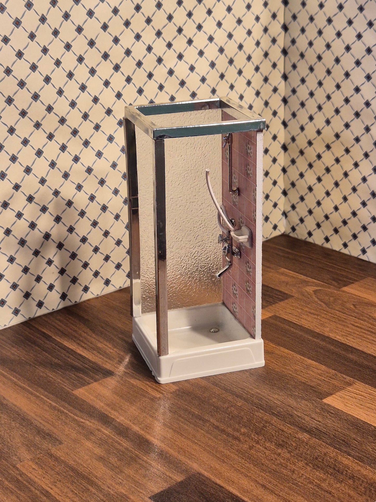 Lundby brusekabine med mangler