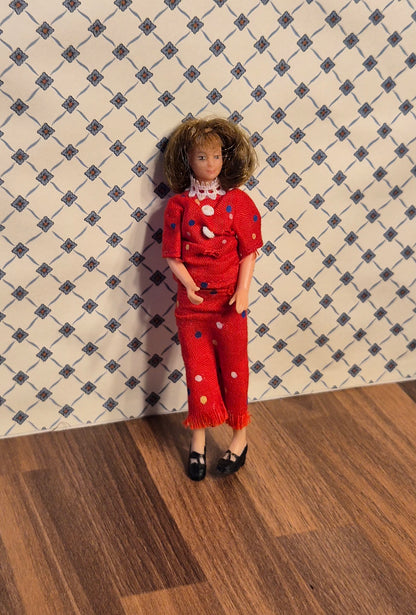 Lundby dame, skævt ben