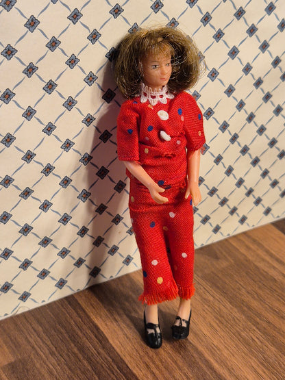 Lundby dame, skævt ben