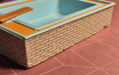 Lundby swimmingpool med brugsspor