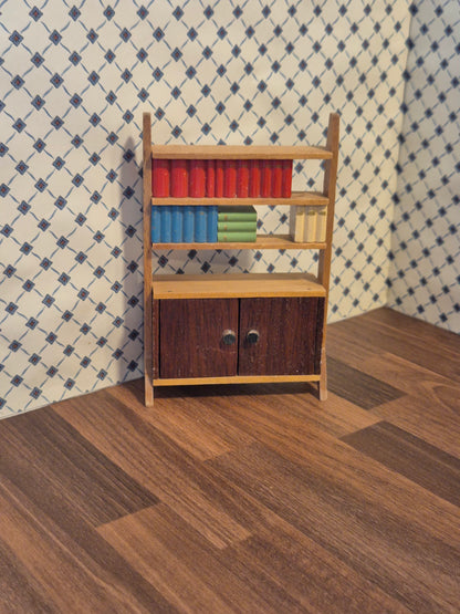 Lundby reol med skade