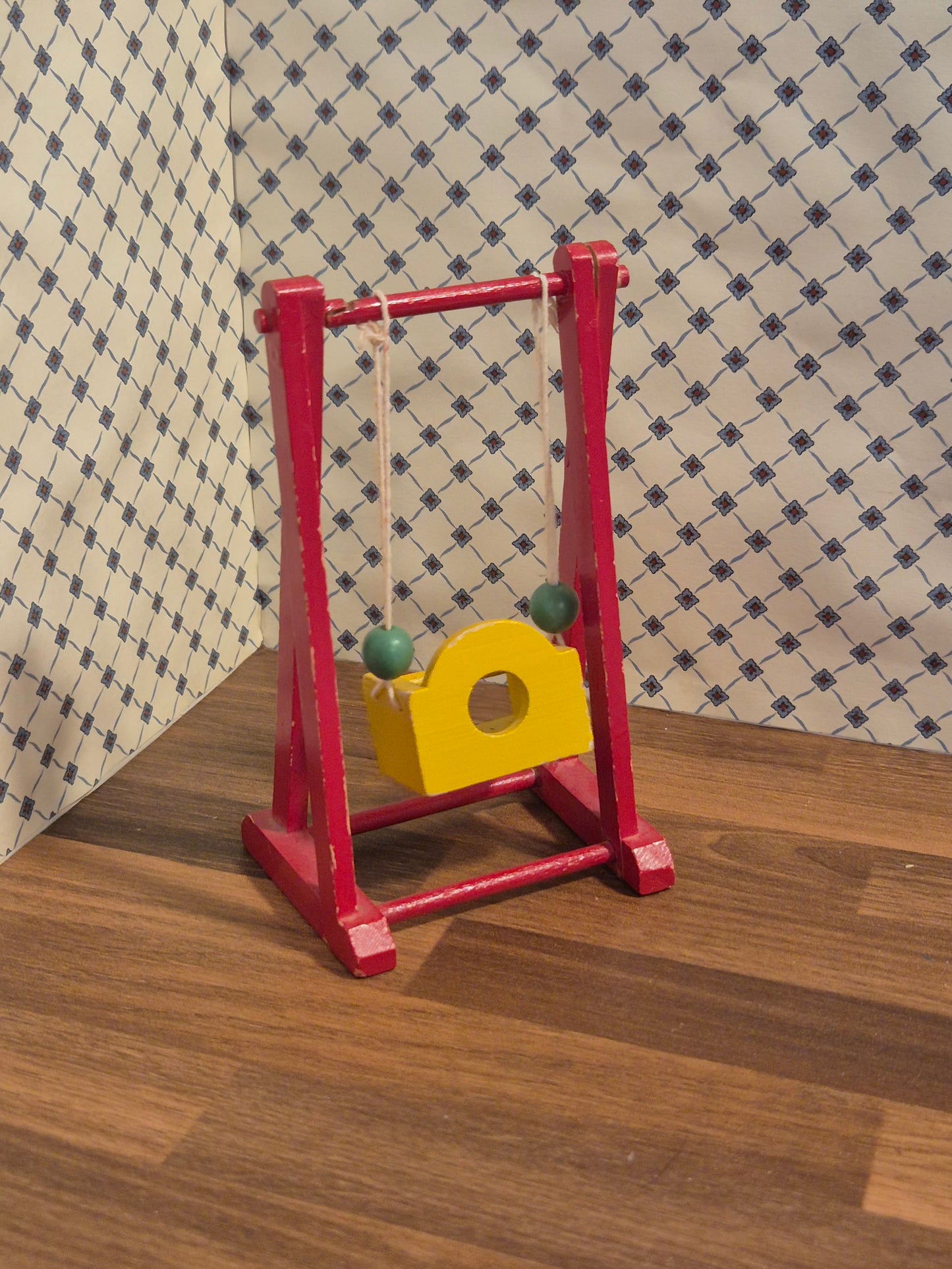 Lundby gynge med skade