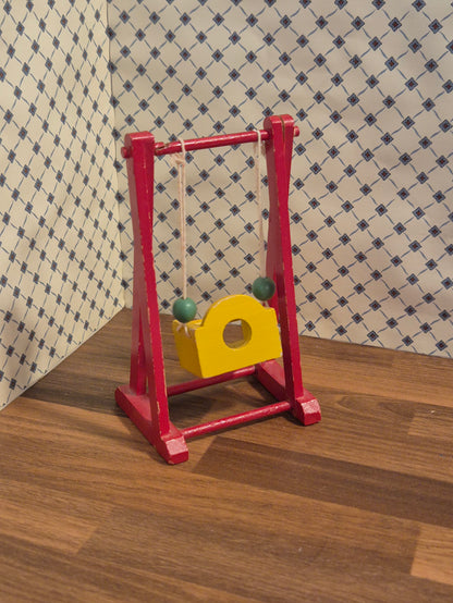 Lundby gynge med skade