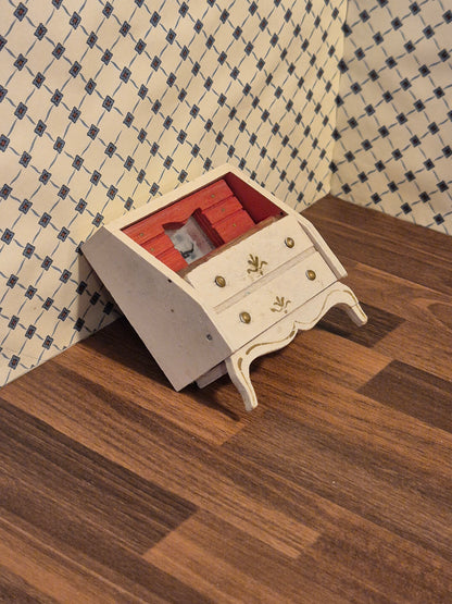 Lerro-Lundby kommode med mangler