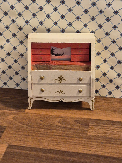 Lerro-Lundby kommode med mangler