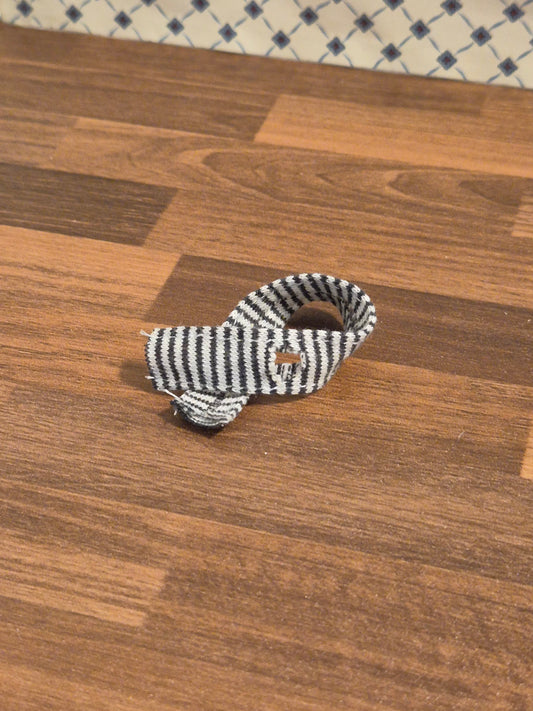Lundby  tørklæde med hul