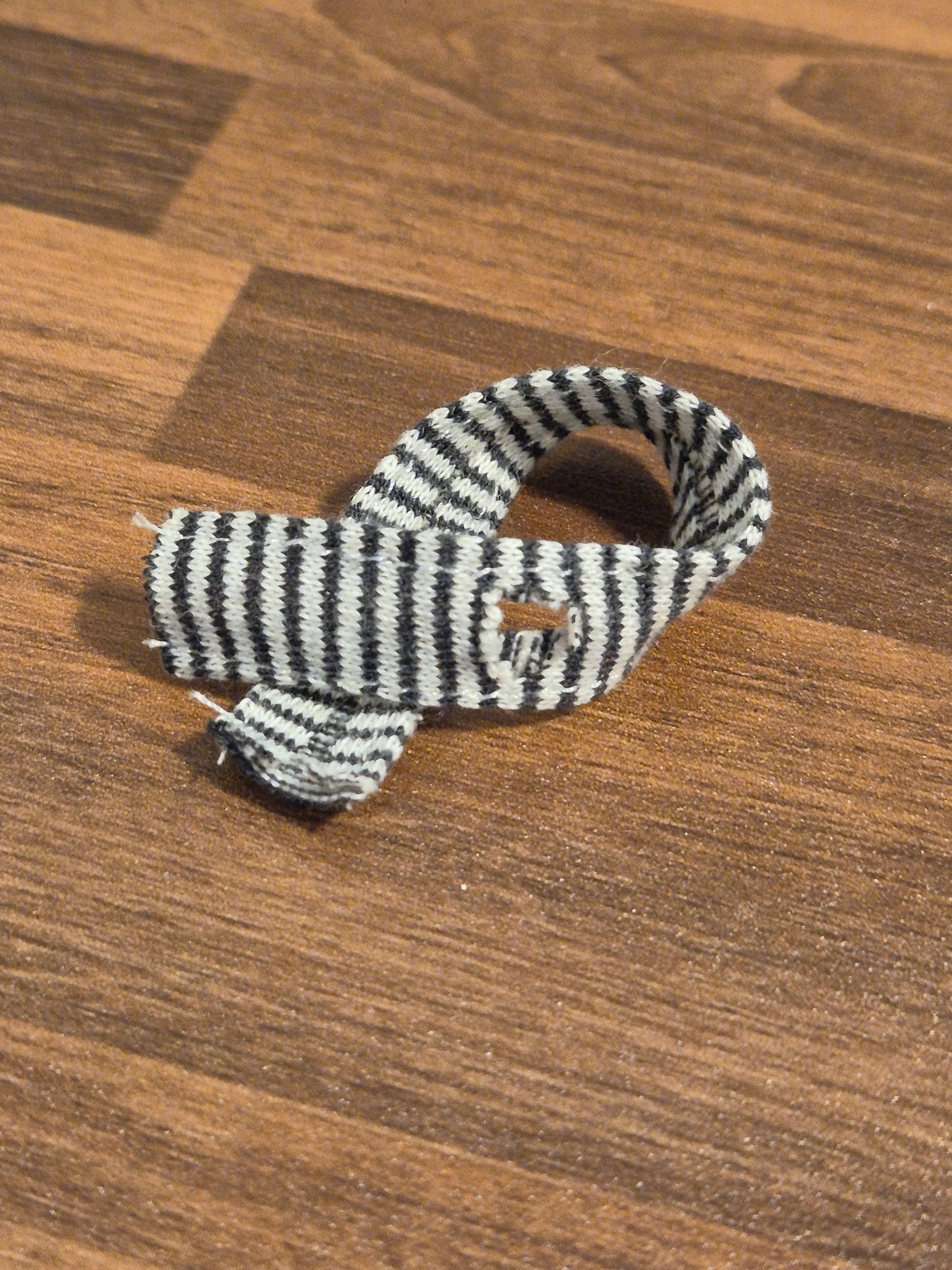 Lundby  tørklæde med hul