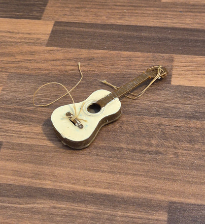 Hogarin  guitar  med  brugsspor