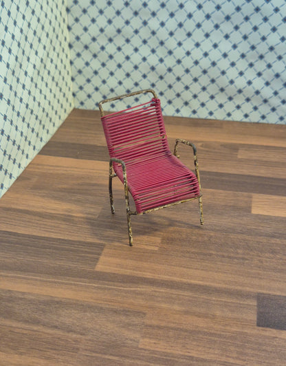 Vintage havestol med rust og skrammer