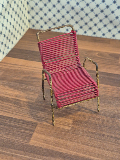 Vintage havestol med rust og skrammer