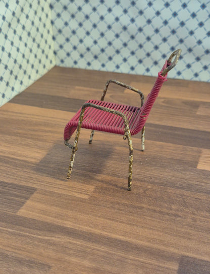 Vintage havestol med rust og skrammer