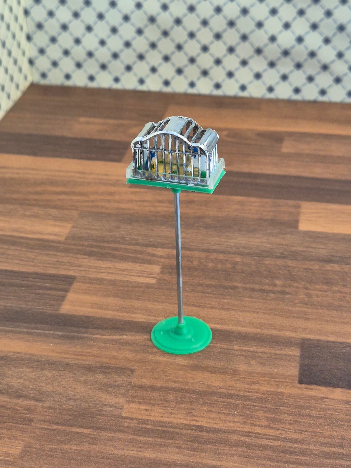 Caroline  Home  fuglebur