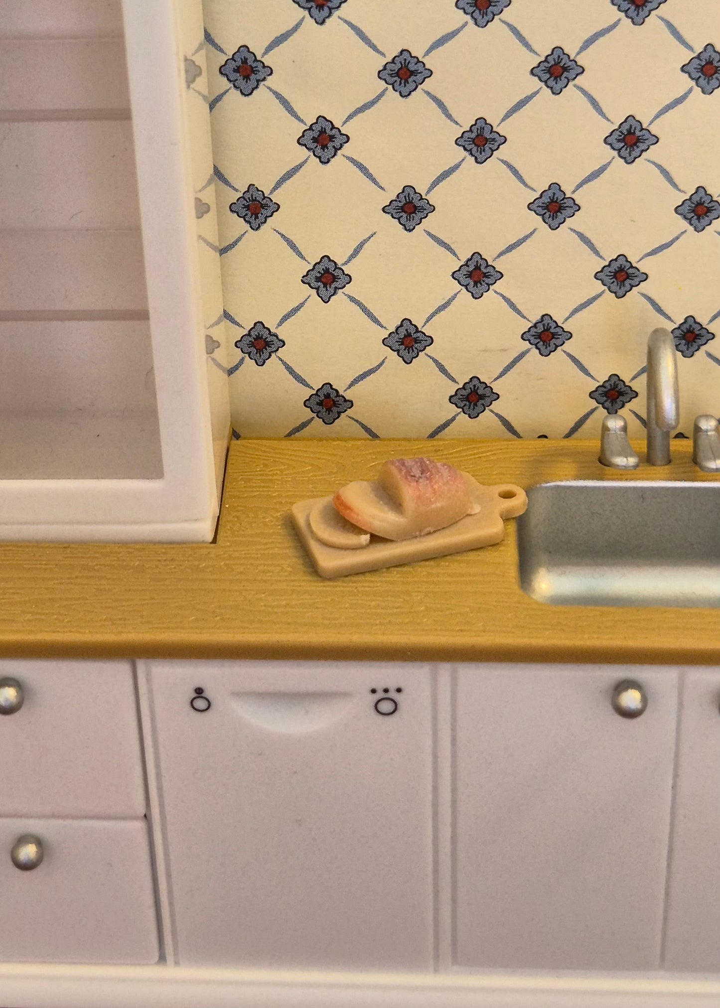 Lundby  skærebræt  med  brød