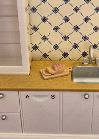 Lundby  skærebræt  med  brød