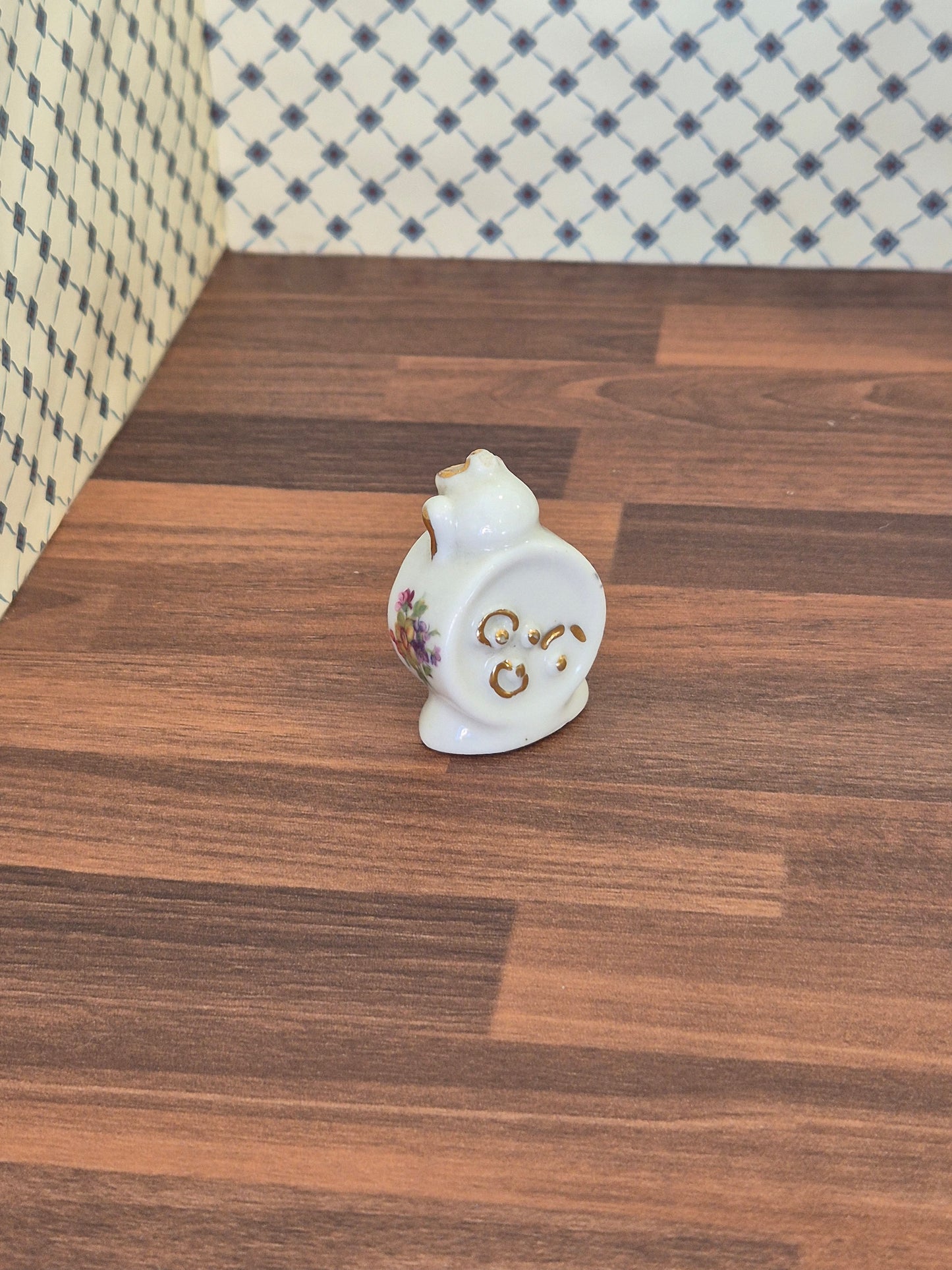 Større porcelæn ur