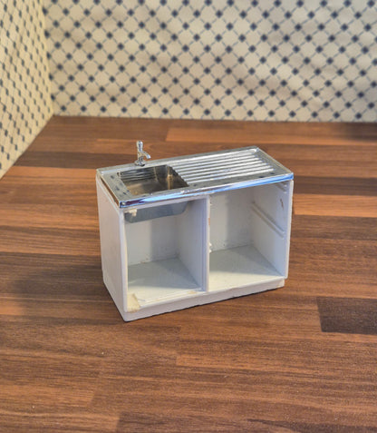 Lundby  vaskeskab med mangler