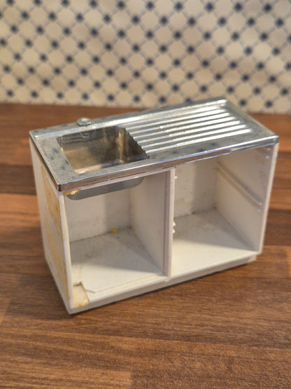 Lundby  vaskeskab med mangler